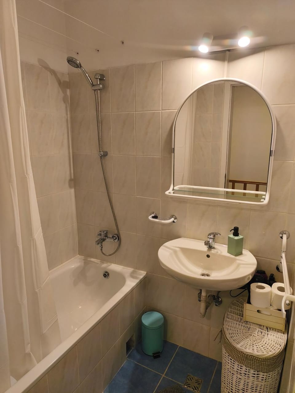 Bathroom, Bath