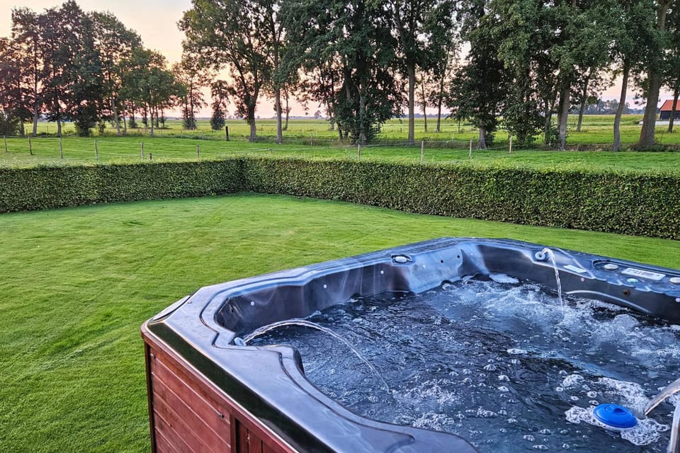 Natural landscape, Garden, Hot Tub