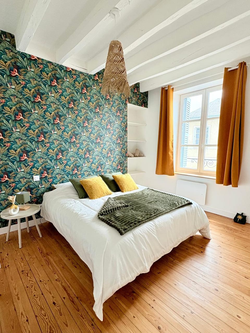 Photo of the whole room