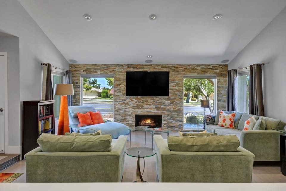Southern Exposure Retreat House in Palm Desert
