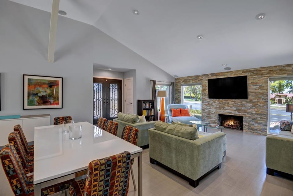 Southern Exposure Retreat House in Palm Desert