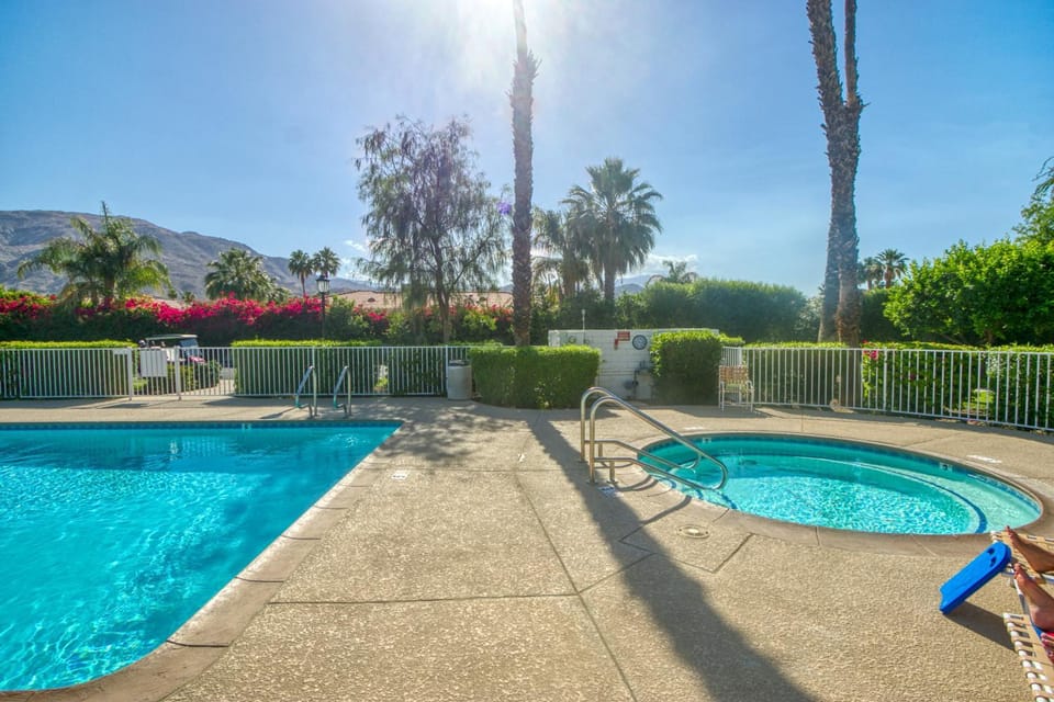 Rancho Las Palmas Golf Escape House in Rancho Mirage
