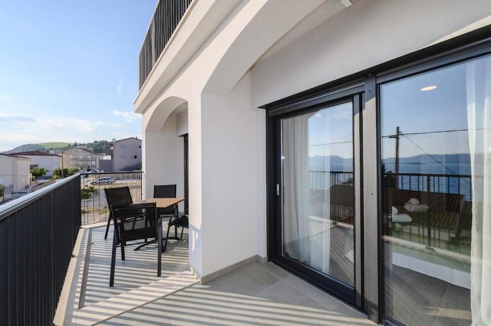 Property building, Balcony/Terrace