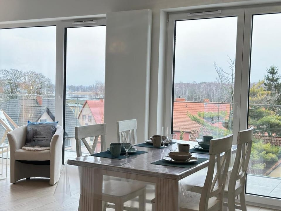 View (from property/room), Balcony/Terrace, Living room, Seating area
