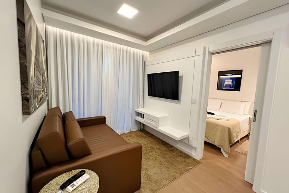 Apto Moderno e Climatizado | Gleba Palhano Apartment in Londrina