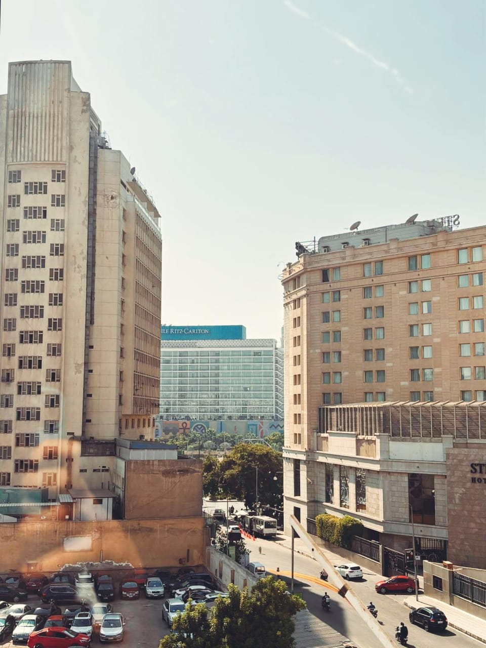 City view, Location, Quiet street view
