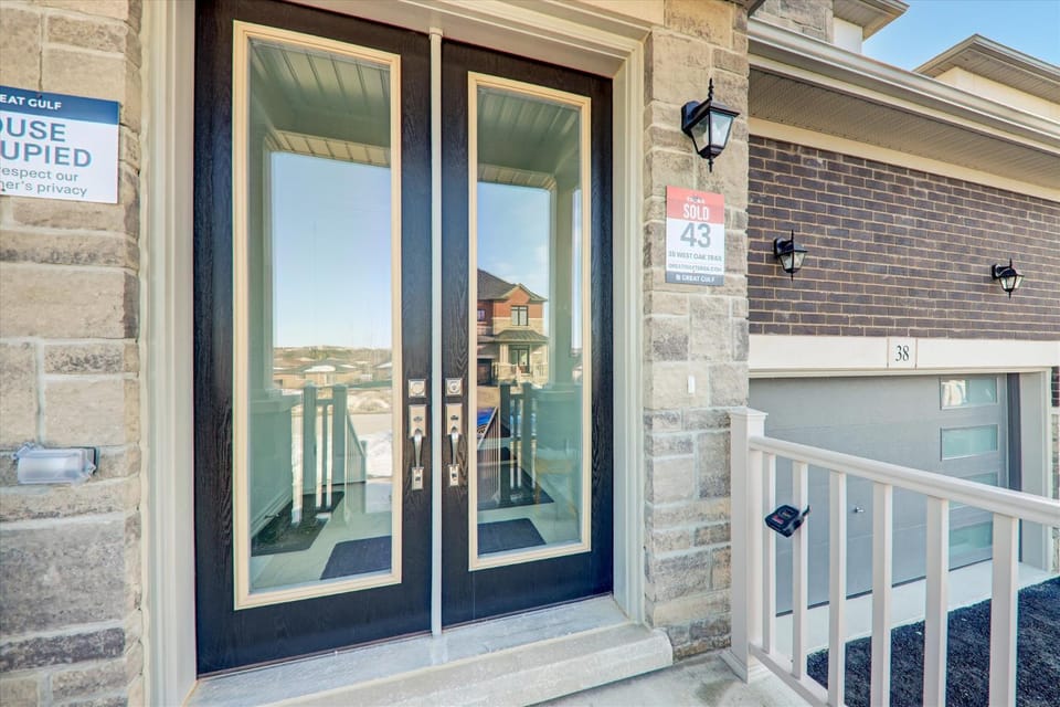 Facade/entrance, Street view