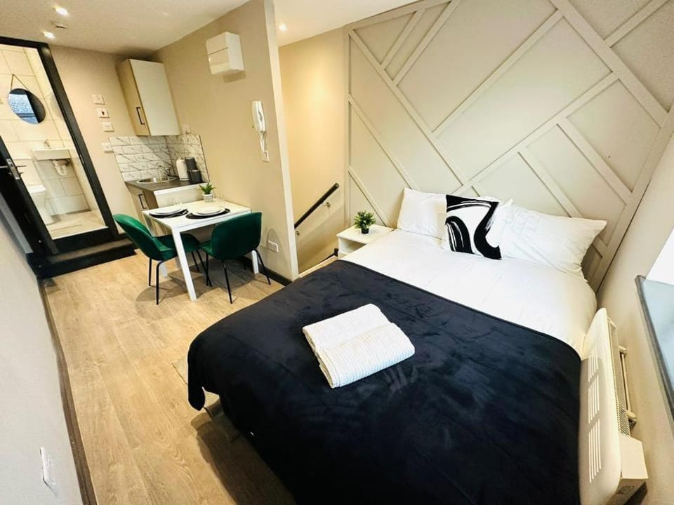 The Seven Sisters House - NO 01A - Stylish Comfort Studios Apartment in London Borough of Islington