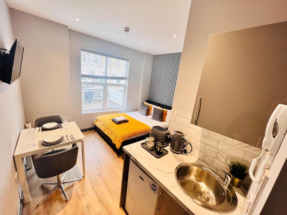 The Seven Sisters House - NO 01A - Stylish Comfort Studios Apartment in London Borough of Islington