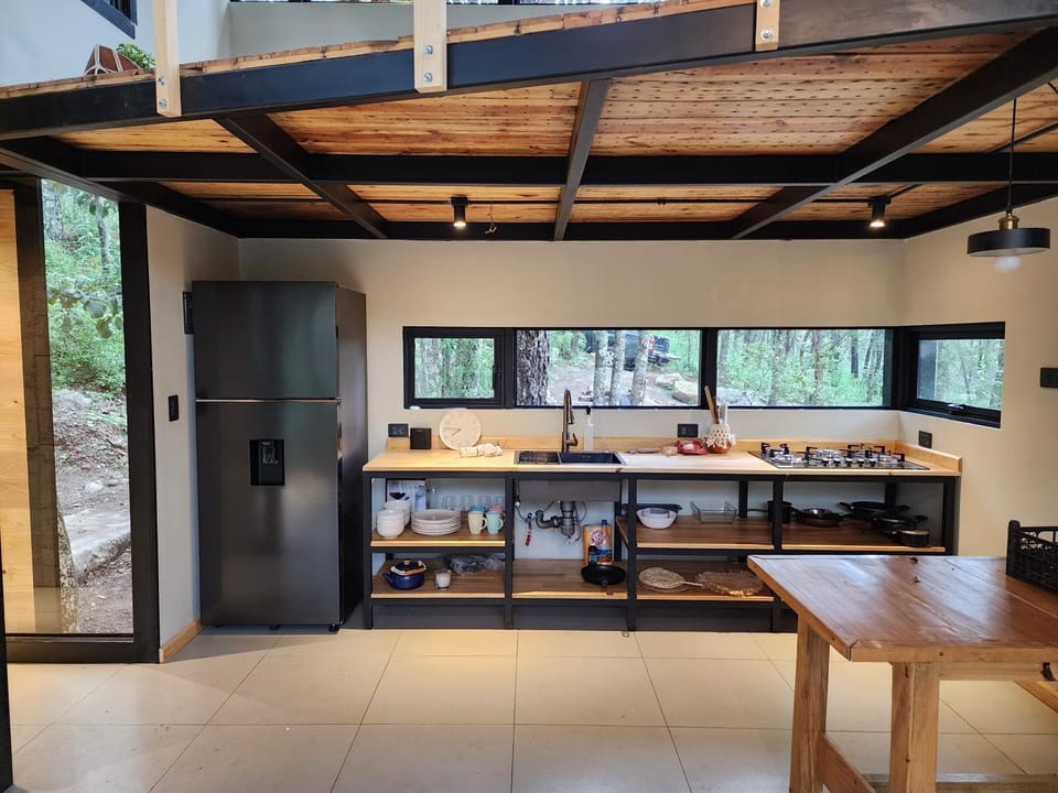 Casa Estudio UMMA, Punta del Bosque Villa in Hidalgo, Mexico