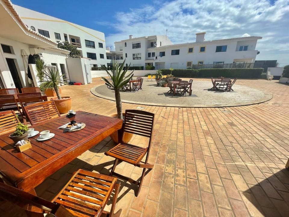 Property building, Day, Balcony/Terrace, Lounge or bar