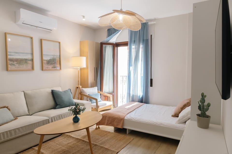 Bed, Living room