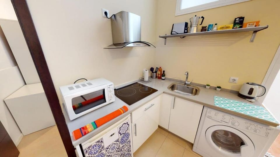 Kitchen or kitchenette
