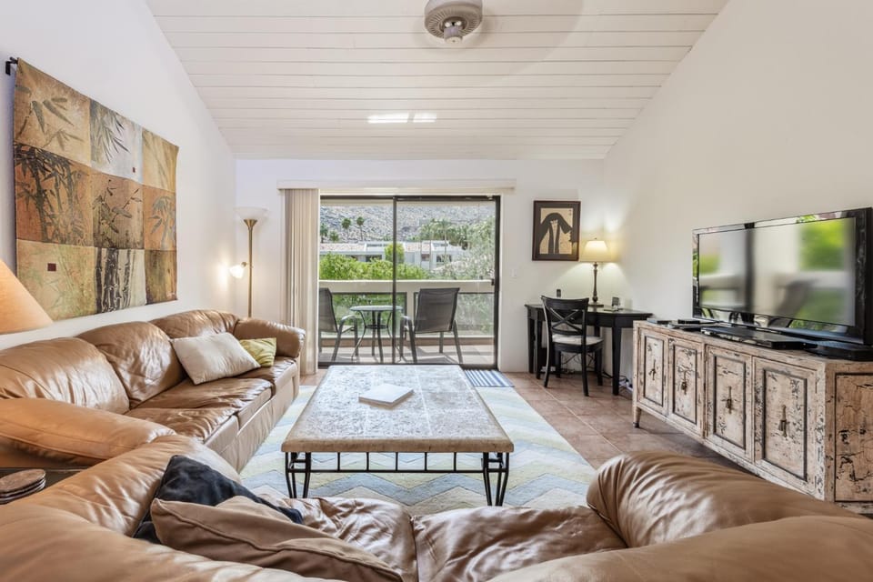 Canyon Granada Getaway House in Palm Springs