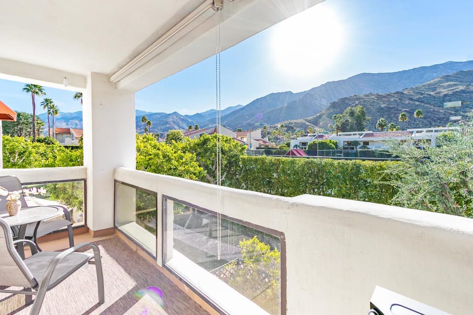 Canyon Granada Getaway House in Palm Springs