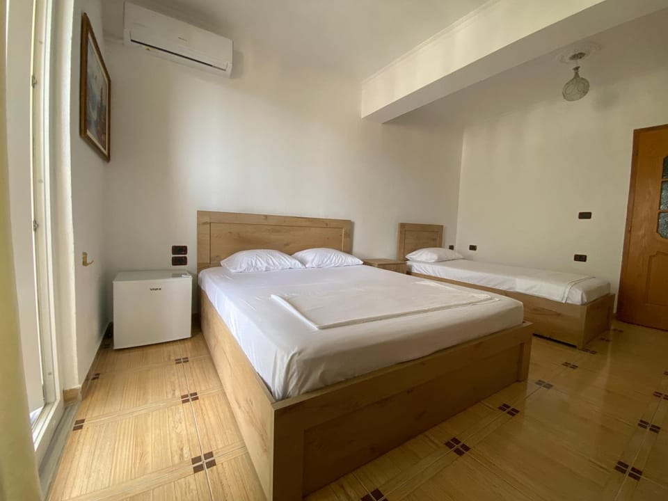 Bed, Photo of the whole room, Bedroom, internet, towels, air conditioner