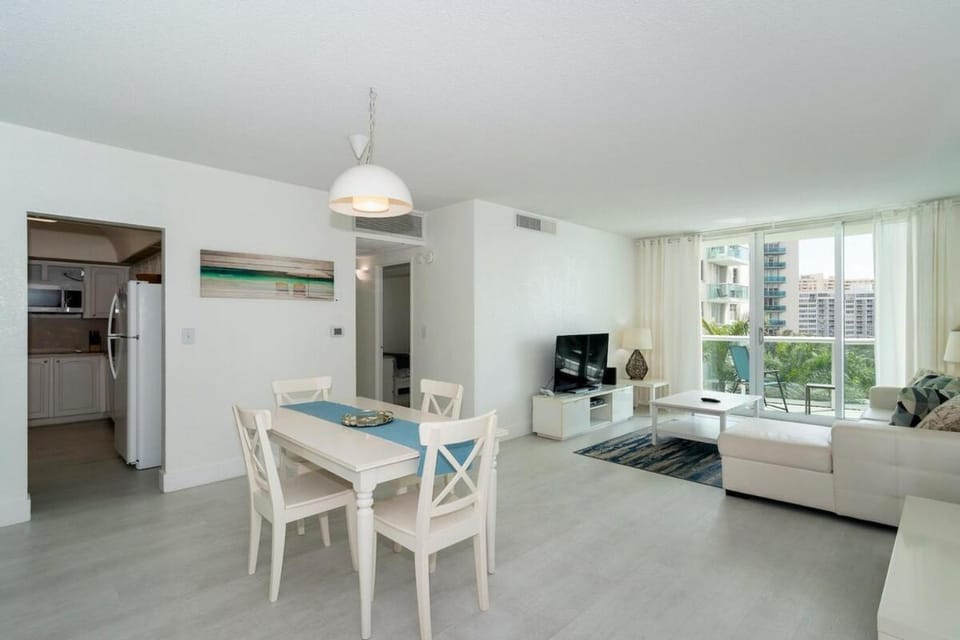 Condo on the beach Hollywood 6th floor Apartment in Hollywood Beach