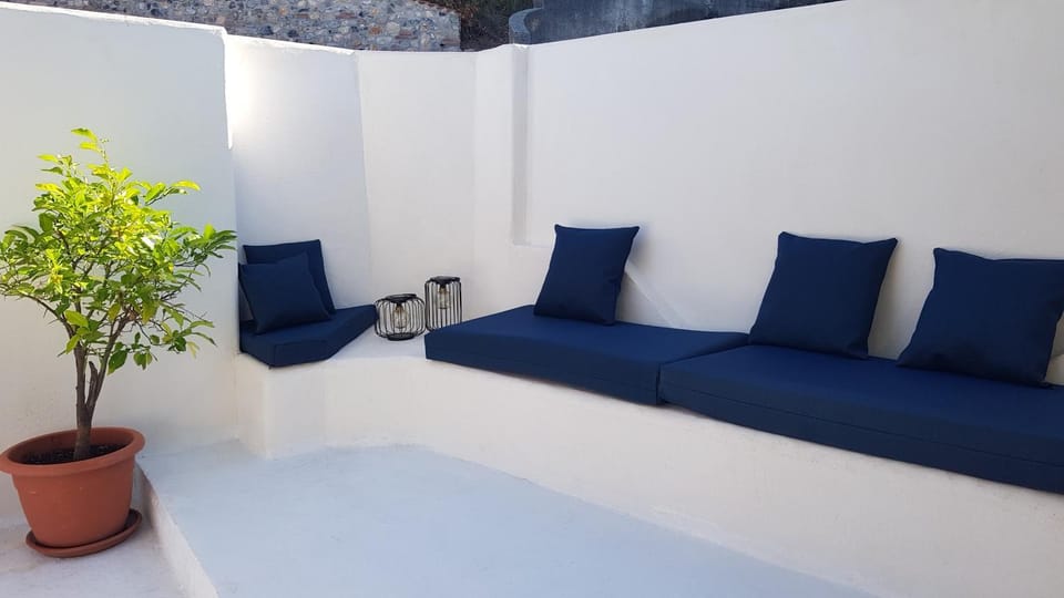 Patio, Balcony/Terrace, Living room, Seating area