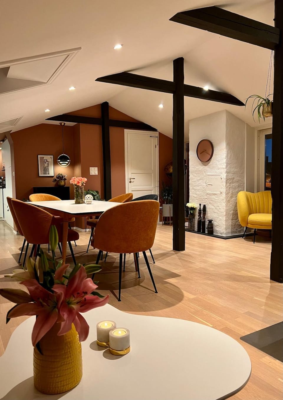Living room, Dining area