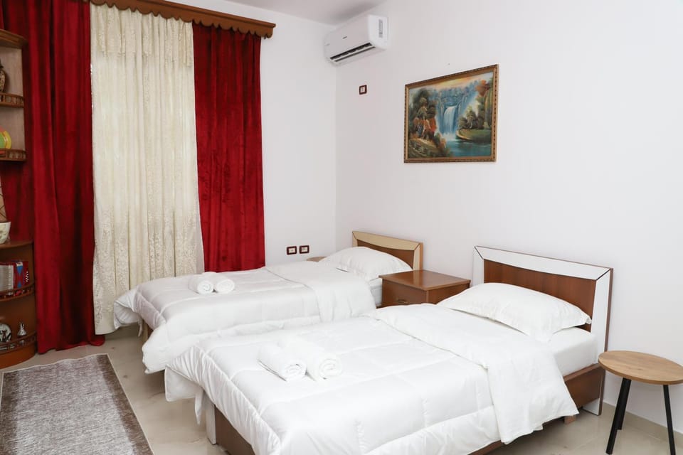 Bed, Photo of the whole room, Bedroom, air conditioner