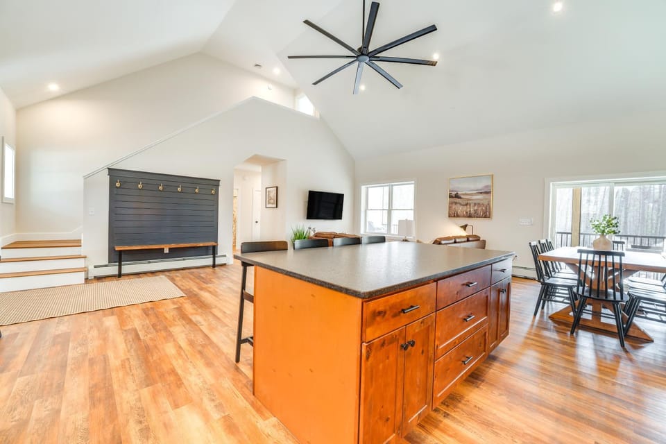 Walk to Beach & Sebago Lake: Luxe Family Getaway! House in Baldwin
