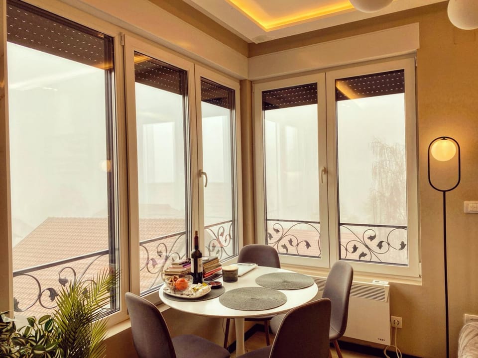 View (from property/room), Living room, Dining area