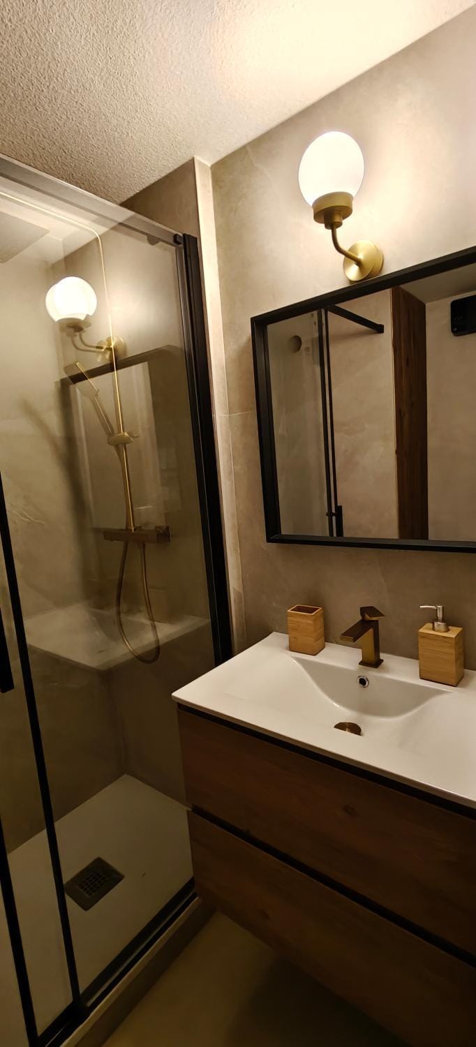 Shower, Bathroom