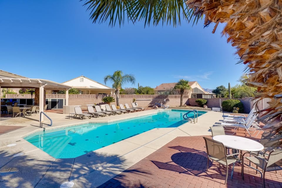 Hot Tub Access & Fire Pit: Green Valley Getaway! House in Green Valley