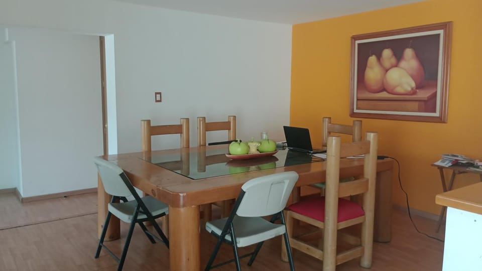 Casa increíble 6 recamaras 2 estacionamientos, alberca House in Mexico City