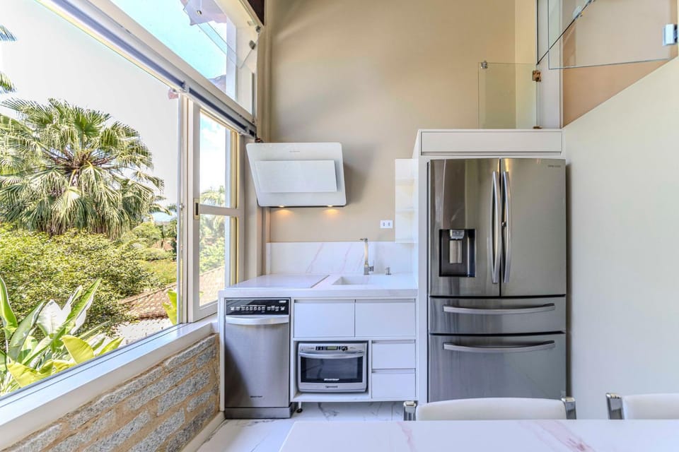 Kitchen or kitchenette, oven