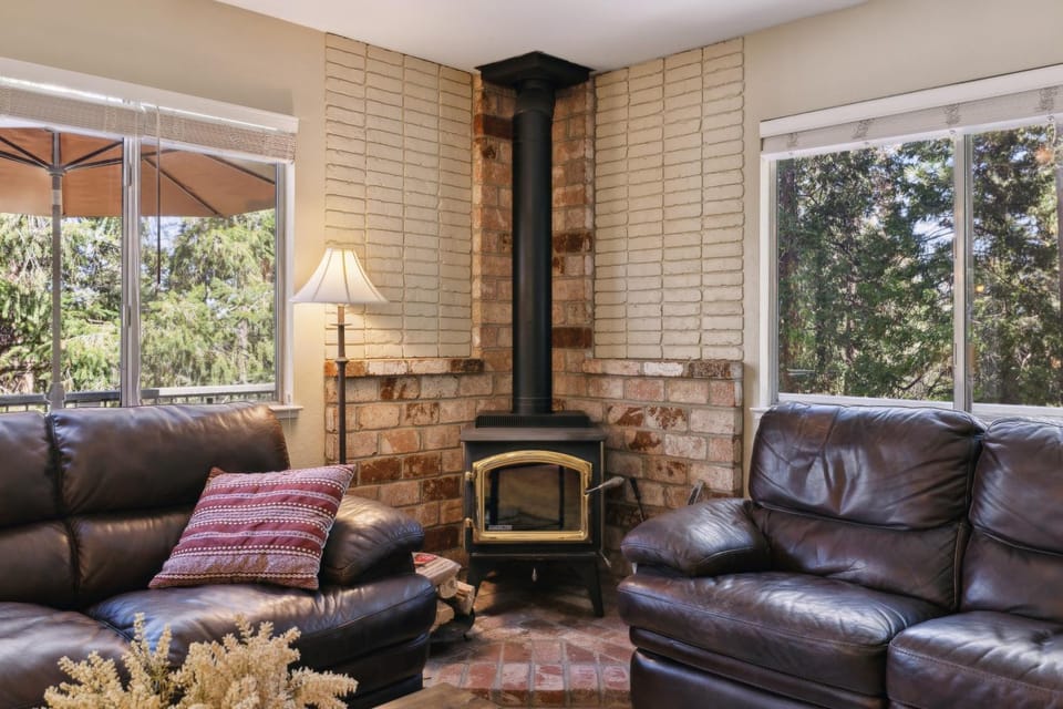 Whispering Pines Retreat home House in Groveland