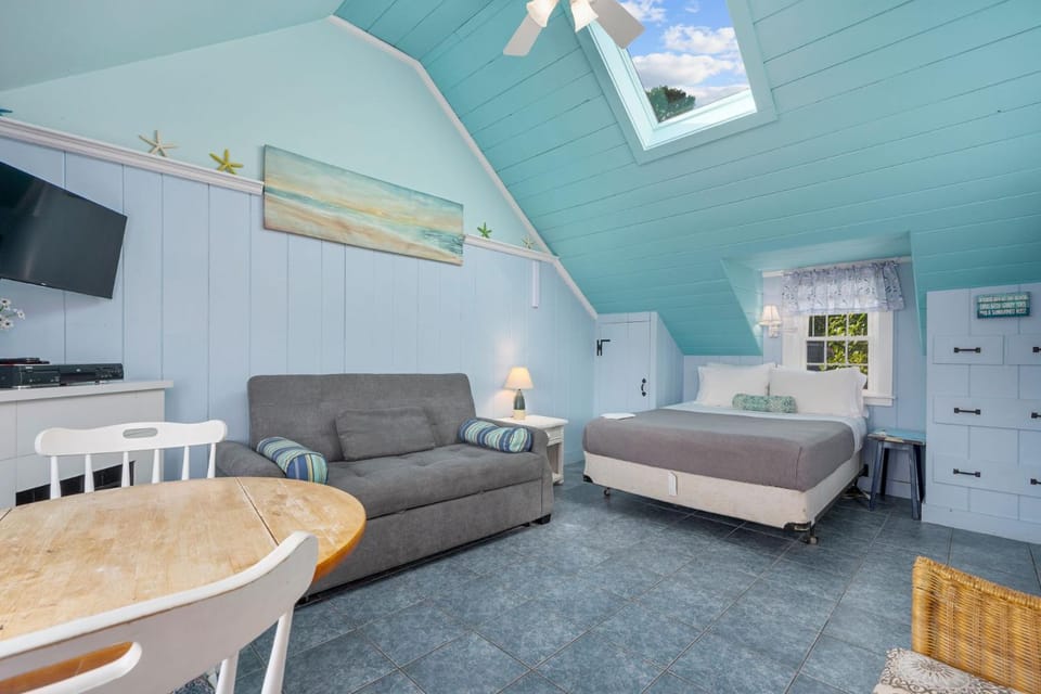 Irish Mist - Where Calm Meets Tide House in South Yarmouth