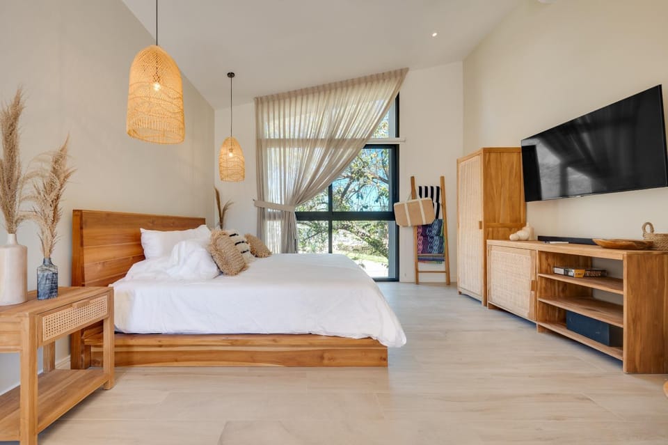 The Bungalows #7 - Boutique Hotel in Flamingo Beach - Ground Level Studio Apartment in Playa Flamingo