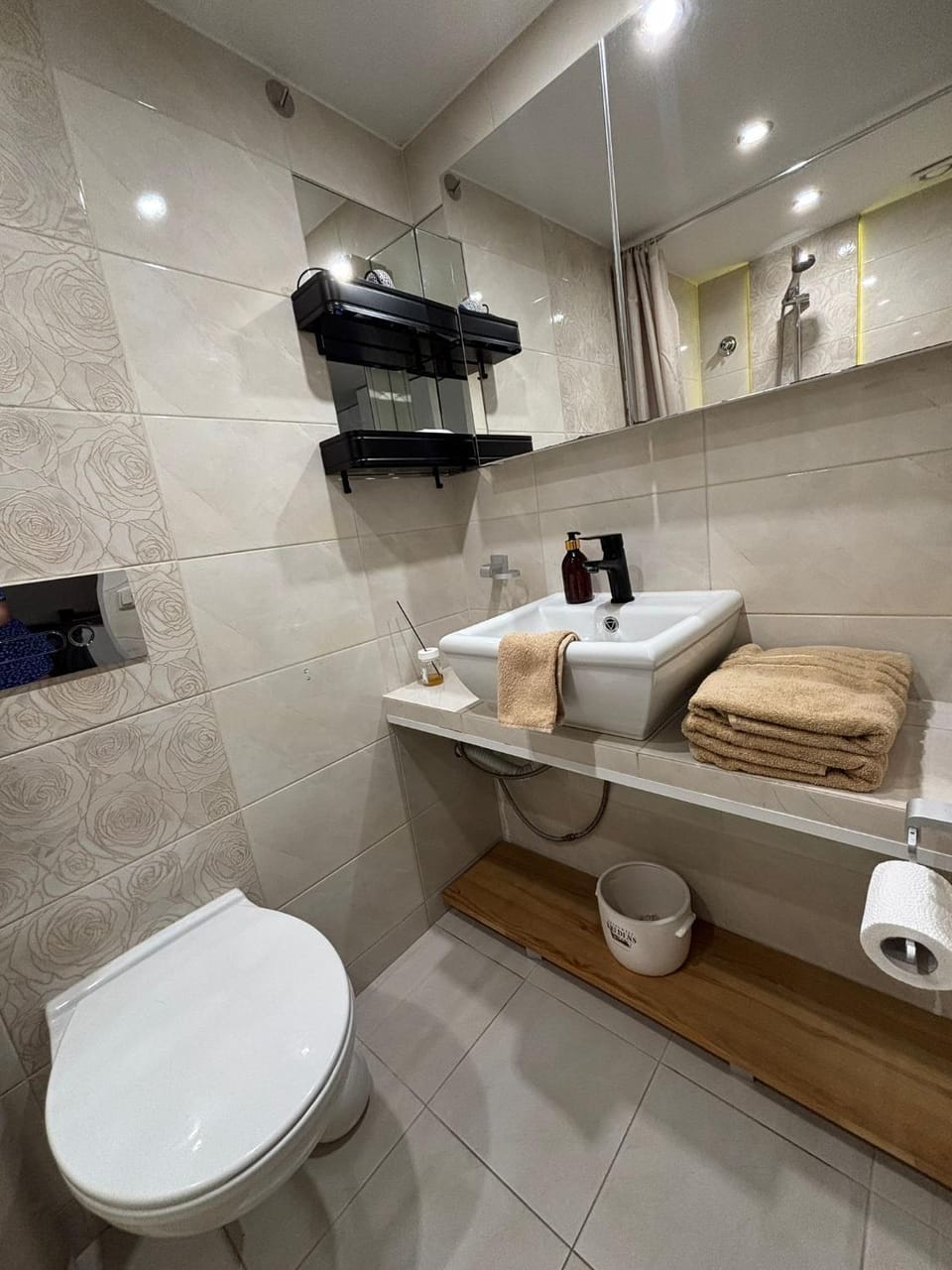 Parrot Apartment Main Station Cracow Apartment in Krakow