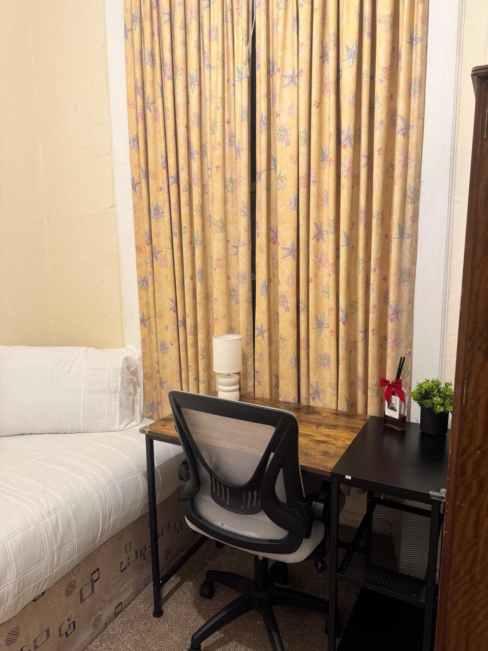 Haymarket Centro , Flat familiar quarto privativo banheiro compartilhado Vacation rental in Edinburgh