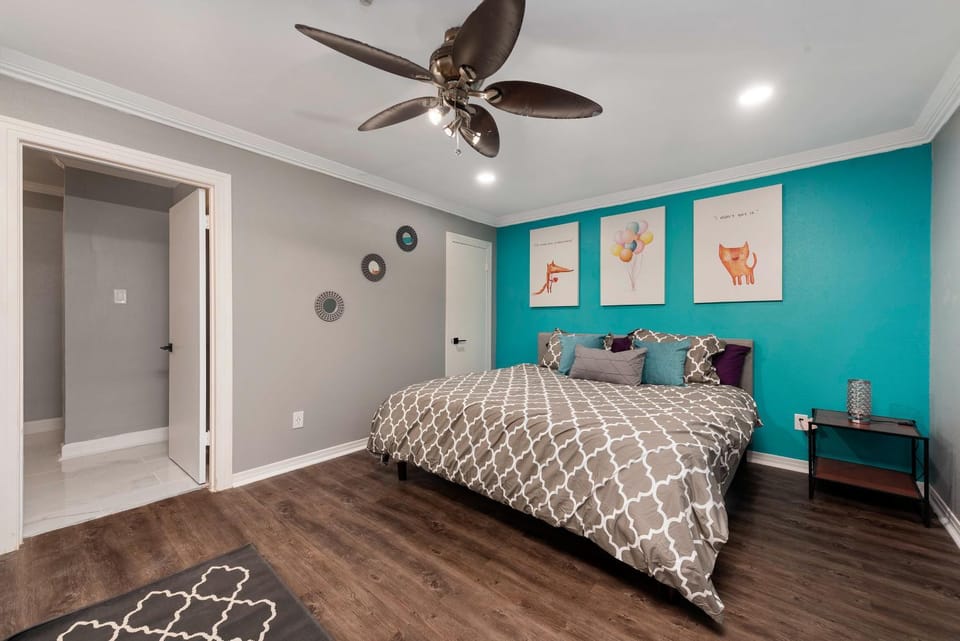 Cozy & Spacious 1BR in Montrose Walk to Top Attractions Apartment in Houston