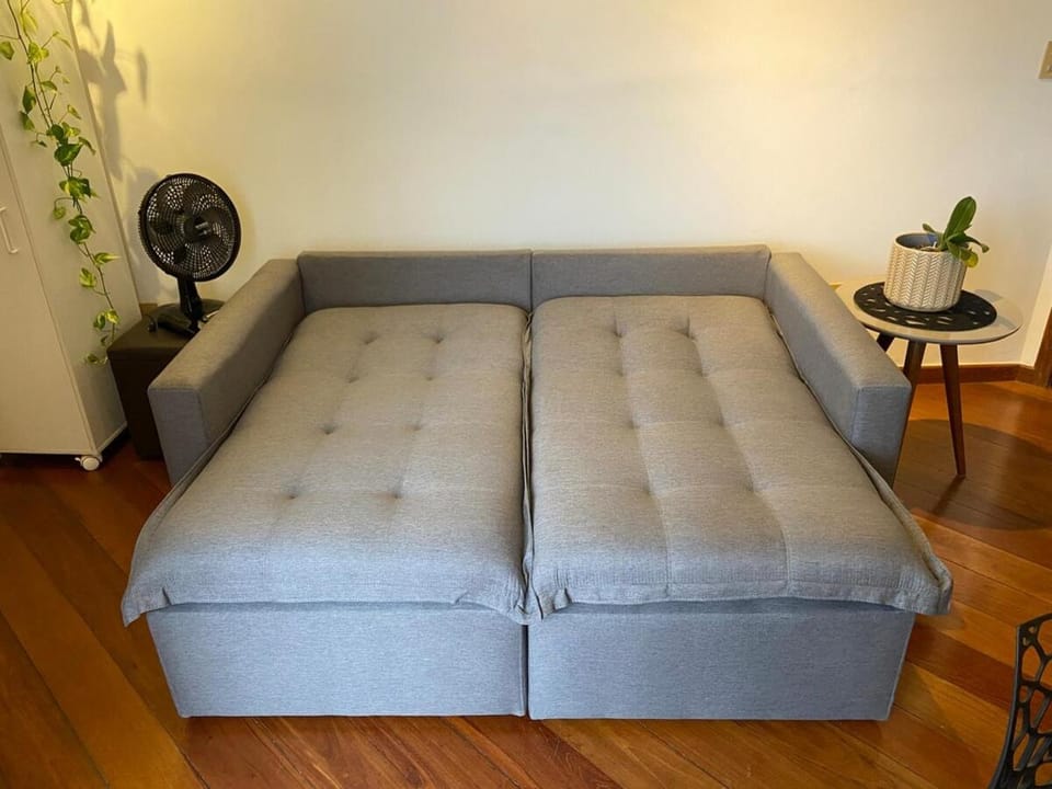 Excelente apartamento na Savassi com varanda e janela acústica Apartment in Belo Horizonte