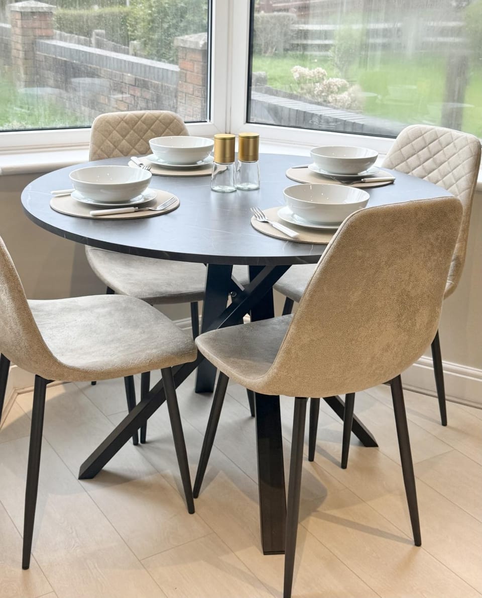 Living room, Seating area, Dining area