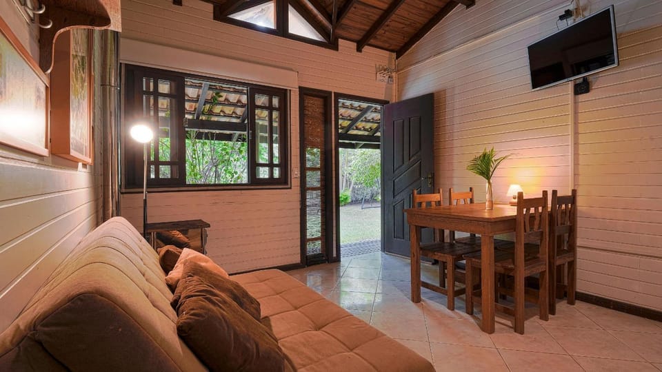 Casa Herbário VI · Horta, Jardim e Quintal Cercado House in State of Santa Catarina