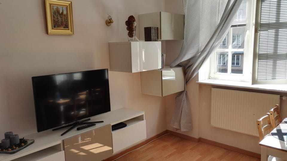 Property building, TV and multimedia, Living room