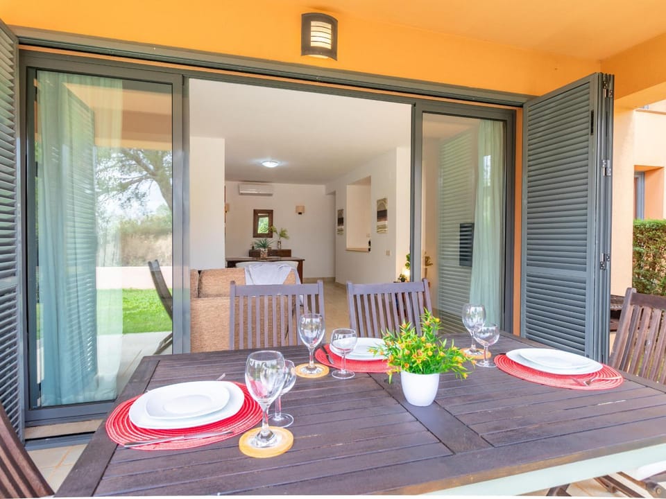 Bonito Bajo con Jardín en Bonmont - ES-9-181 Apartment in Baix Camp