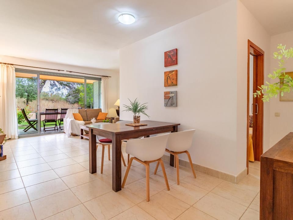 Bonito Bajo con Jardín en Bonmont - ES-9-181 Apartment in Baix Camp