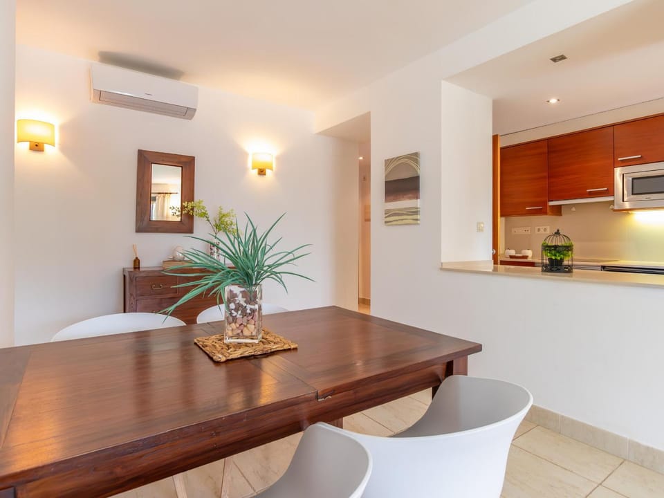 Bonito Bajo con Jardín en Bonmont - ES-9-181 Apartment in Baix Camp