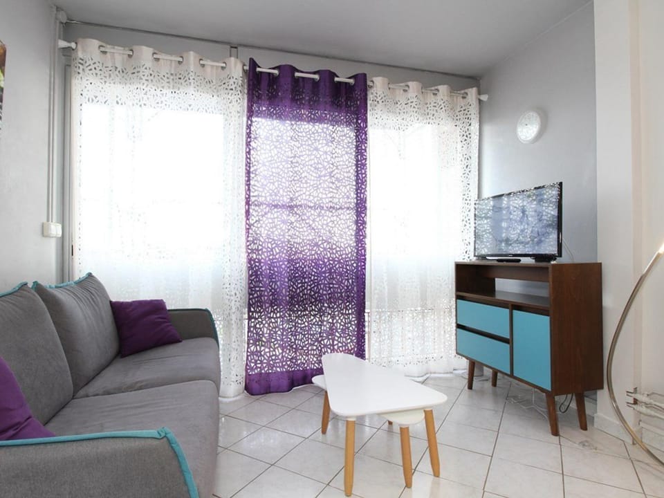 T1 rénové avec goût, proche Thermes, avec WiFi - FR-1-553-302 Apartment in Balaruc-les-Bains