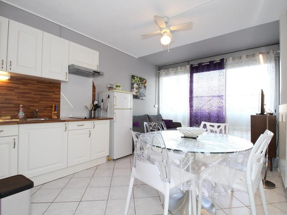 T1 rénové avec goût, proche Thermes, avec WiFi - FR-1-553-302 Apartment in Balaruc-les-Bains