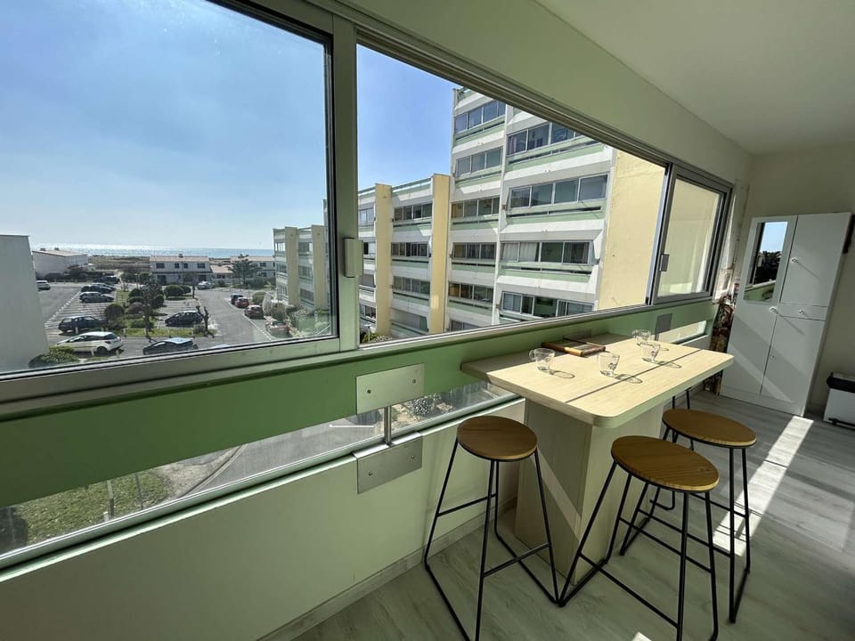 Appartement lumineux 2 pièces, proche plage, parking inclus - FR-1-224C-339 Apartment in Saint-Jean-de-Monts
