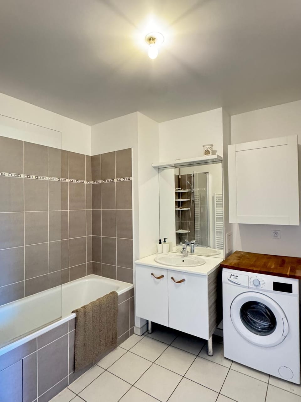 Charmant appartement aux portes de Paris, avec Balcon et Parking Apartment in Aubervilliers