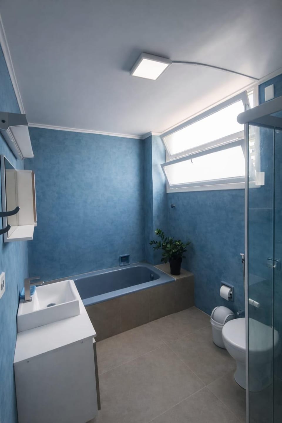 Gonzaga - Amplo e confortável 2 quartos com varanda vista ao mar - Canal 3 Apartment in Santos