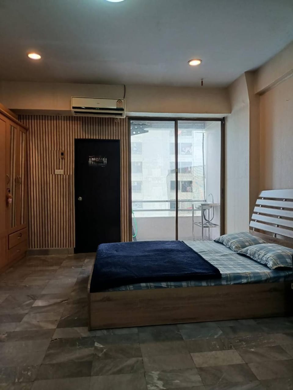 ห้องพักรายงาน ใกล้รามคำแหง ราชมังคลากีฬาสถาน รถไฟฟ้าสายสีเหลืองแยกลำสาลี Hostel in Bangkok