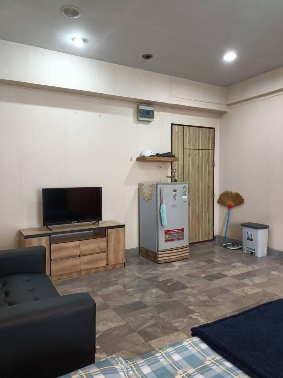 ห้องพักรายงาน ใกล้รามคำแหง ราชมังคลากีฬาสถาน รถไฟฟ้าสายสีเหลืองแยกลำสาลี Hostel in Bangkok